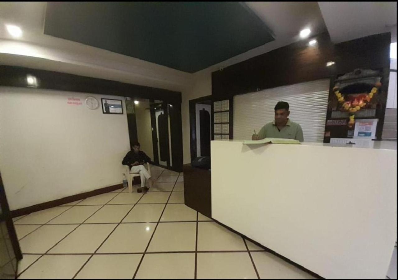 Hotel Sai Ganesh Lodging & Boarding By Wb Inn Titwala Exterior photo