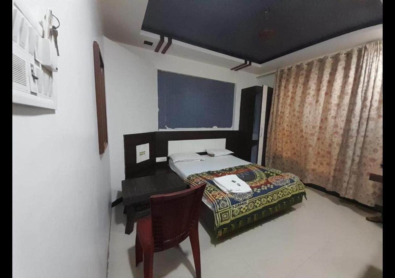 Hotel Sai Ganesh Lodging & Boarding By Wb Inn Titwala Exterior photo
