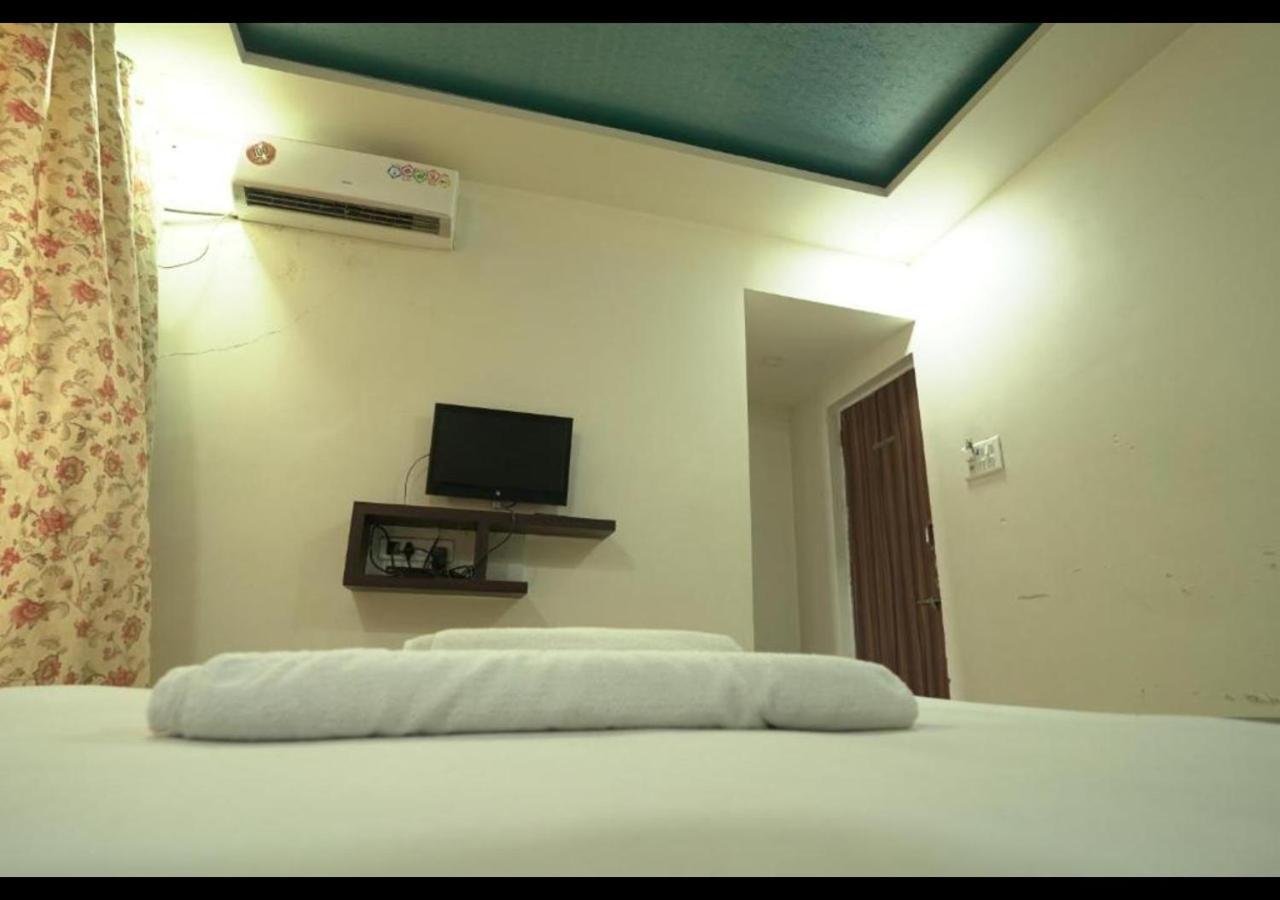 Hotel Sai Ganesh Lodging & Boarding By Wb Inn Titwala Exterior photo
